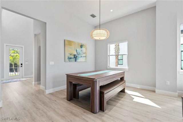 rec room with light wood-style floors, baseboards, visible vents, and recessed lighting