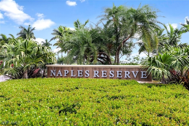 view of community / neighborhood sign