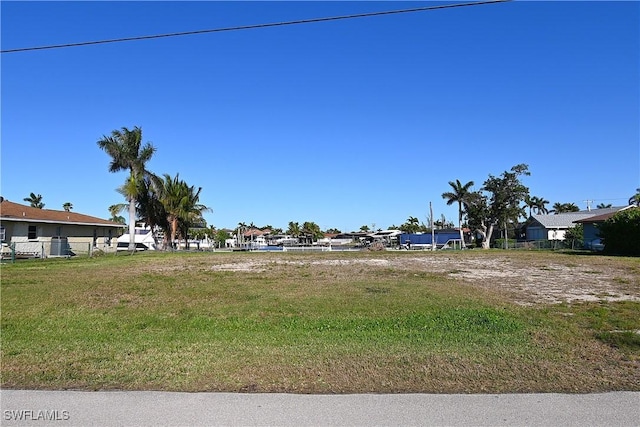 Listing photo 2 for 4510 SE 20th Ave, Cape Coral FL 33904