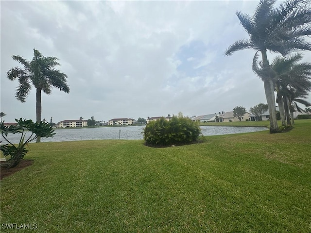 view of yard featuring a water view