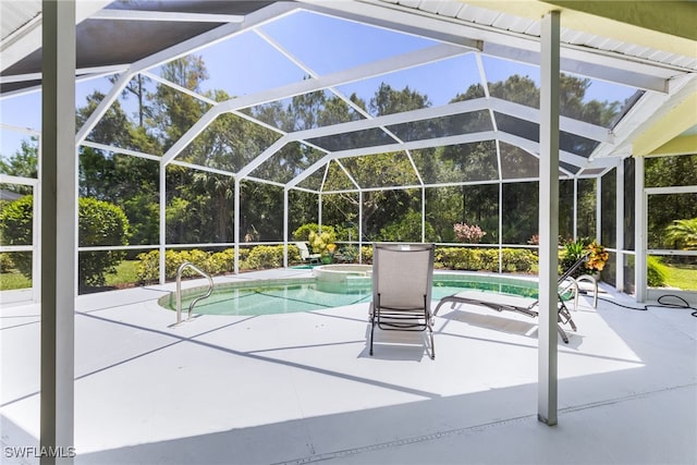 12922 Kedleston Cir, Fort Myers, FL 33912 - swimming pool featuring a patio, an in-ground hot tub, and a lanai