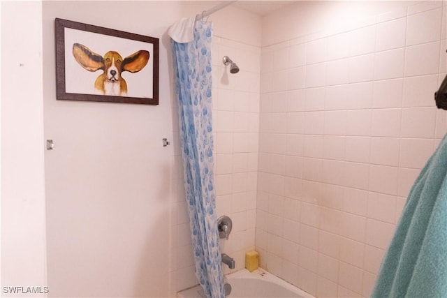 full bath with shower / bathtub combination with curtain