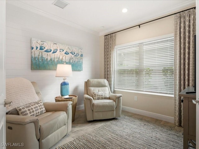 sitting room featuring visible vents, recessed lighting, baseboards, and ornamental molding