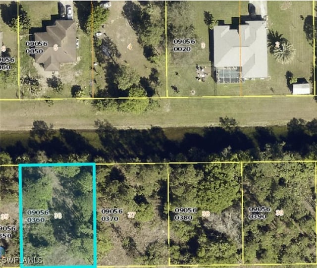 Listing photo 2 for 1039 Binkley St E, Lehigh Acres FL 33974