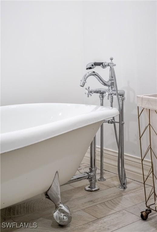 13189 Valewood Dr, Naples, FL 34119 - bathroom view of a soaking tub