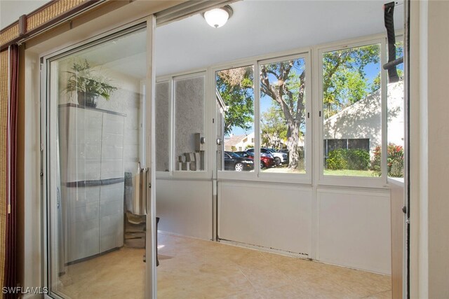 view of sunroom / solarium