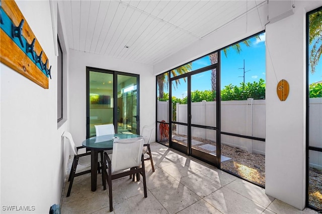 view of sunroom / solarium