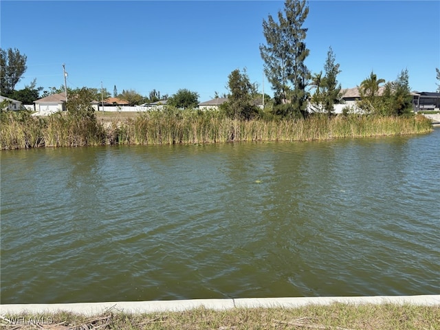 Listing photo 2 for 1202 NW 20th Ave, Cape Coral FL 33993