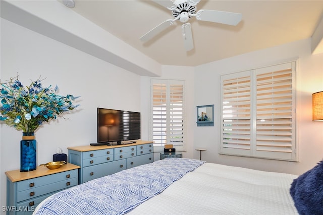 bedroom with a ceiling fan