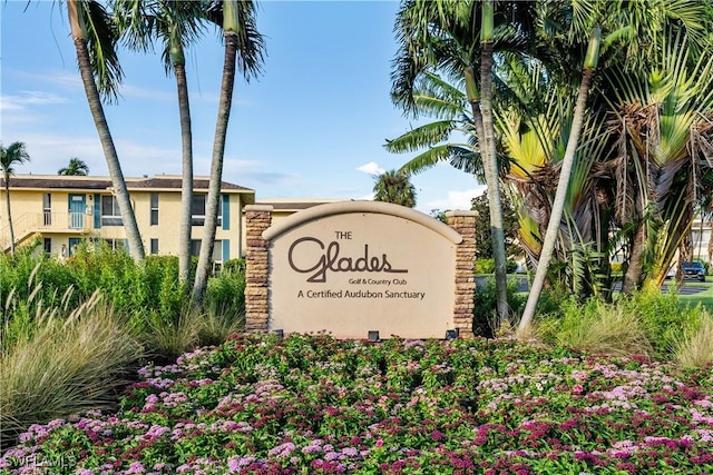 view of community / neighborhood sign