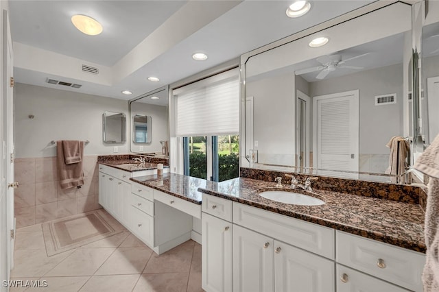 full bath with visible vents, recessed lighting, vanity, and ceiling fan