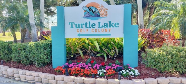 view of community / neighborhood sign