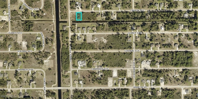 Listing photo 2 for 702 Carbon St E, Lehigh Acres FL 33974