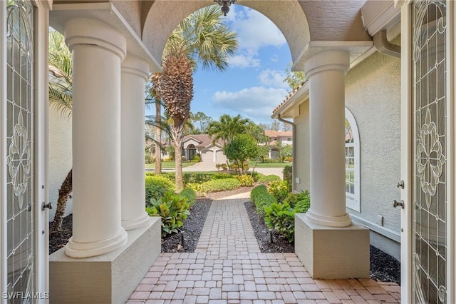 Listing photo 3 for 2874 Lone Pine Ln, Naples FL 34119