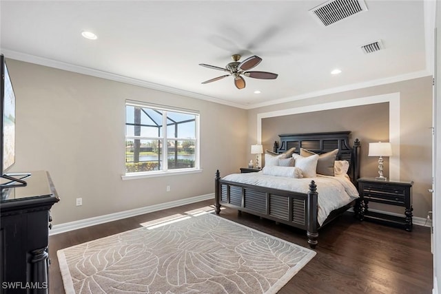 bedroom featuring wood finished floors, baseboards, visible vents, recessed lighting, and crown molding