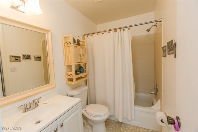 9209 Seminole Blvd Unit 117, Seminole, FL 33772 - bathroom featuring vanity, toilet, and shower / bathtub combination with curtain