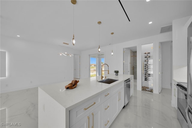 kitchen featuring visible vents, marble finish floor, a kitchen island with sink, a sink, and dishwasher