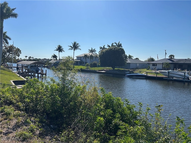 Listing photo 2 for 322 SE 33rd St, Cape Coral FL 33904