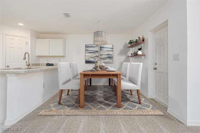 dining space featuring visible vents, recessed lighting, baseboards, and carpet