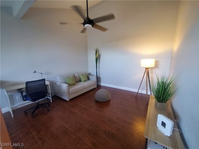 living room with ceiling fan, dark wood-style floors, and baseboards
