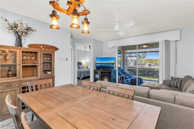 dining room with ceiling fan