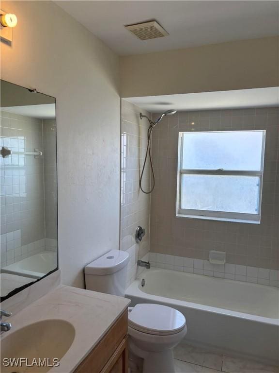 546 Long Island St E, Lehigh Acres, FL 33974 - photo 9