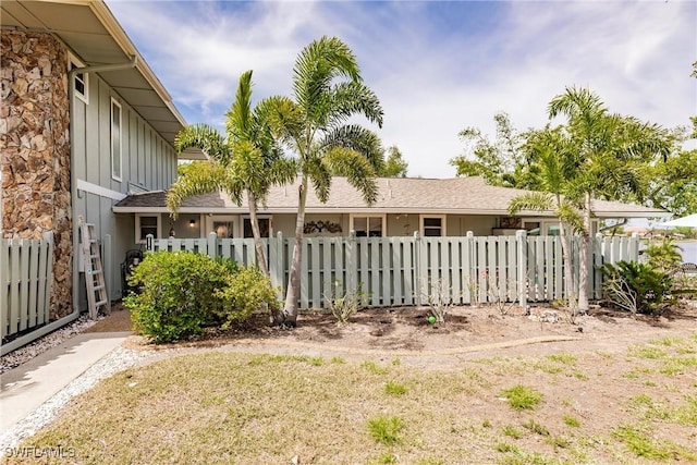 view of yard with a fenced front yard