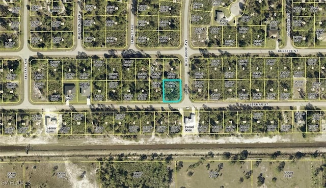 Listing photo 3 for 1251 Bermar St, Fort Myers FL 33913