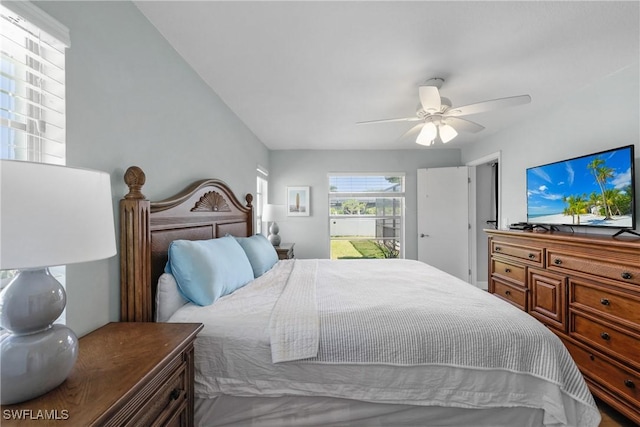 bedroom featuring ceiling fan