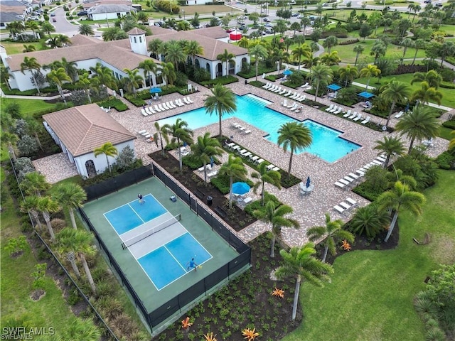 bird's eye view with a residential view