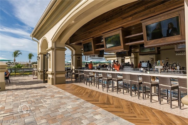 bar featuring arched walkways