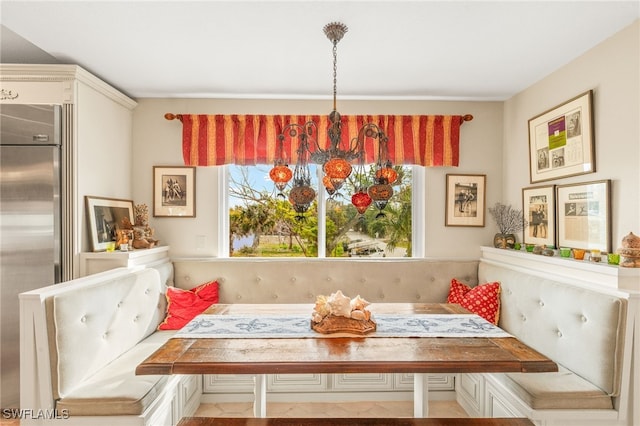 dining space with breakfast area