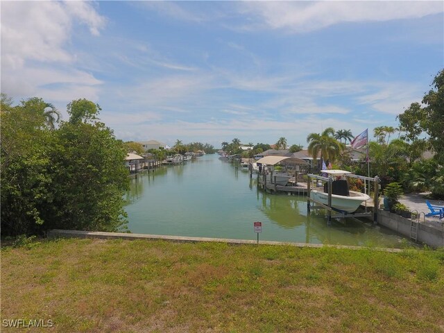 147 Capri Blvd, Naples, FL 34113