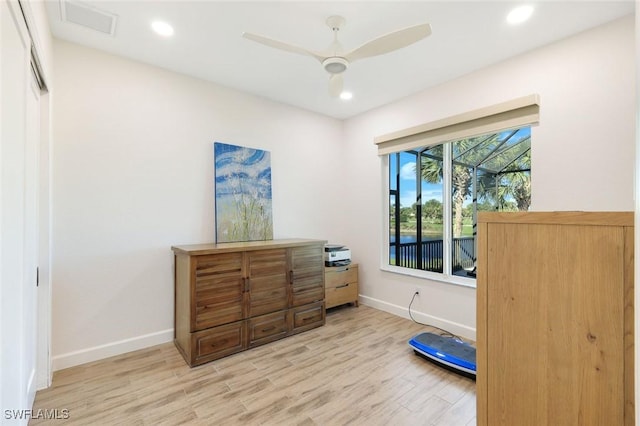 bedroom with visible vents, light wood-style flooring, a ceiling fan, recessed lighting, and baseboards