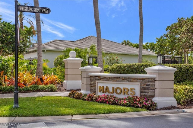 view of community / neighborhood sign