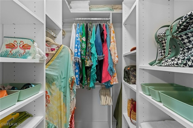 360 Bayland Rd, Fort Myers Beach, FL 33931 - view of walk in closet