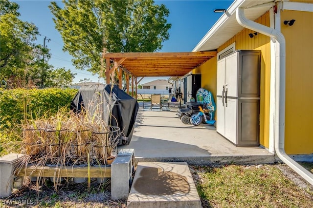 2303 NE 7th Ave, Cape Coral, FL 33909 - view of patio / terrace