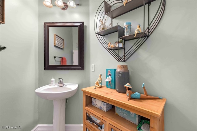 bathroom featuring baseboards