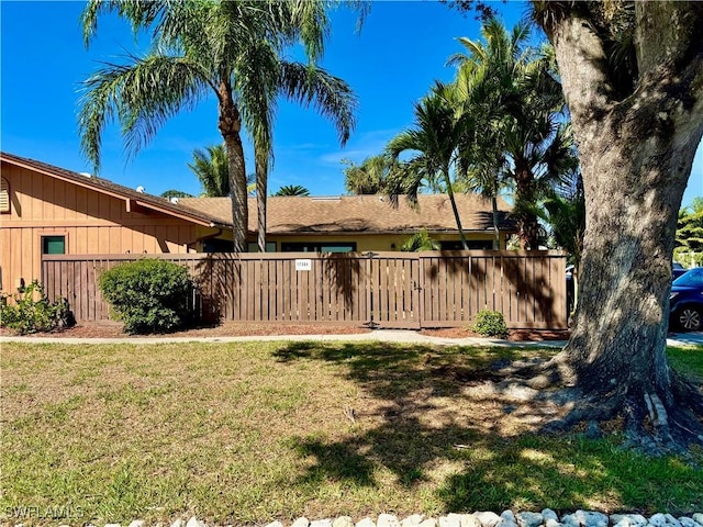 17304 Timber Oak Ln, Fort Myers, FL 33908 - view of yard featuring fence