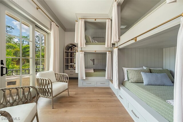 4300 Brynwood Dr, Naples, FL 34119 - bedroom featuring light wood-type flooring, ornamental molding, and visible vents