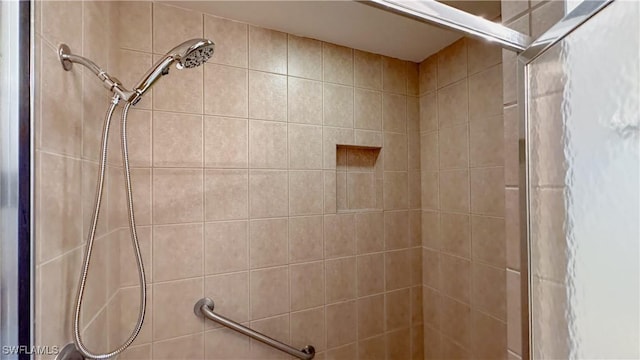 14512 Abaco Lakes Dr Unit 103, Fort Myers, FL 33908 - bathroom with a tile shower