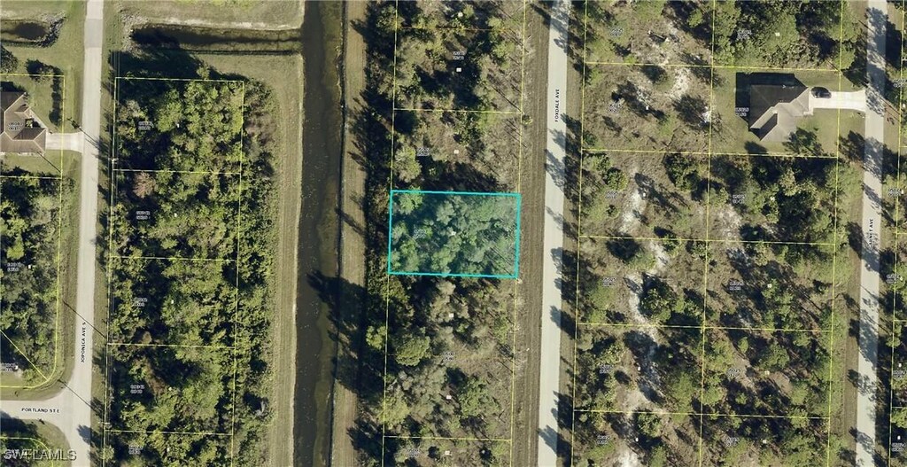 911 Foxdale Ave, Lehigh Acres, FL 33974