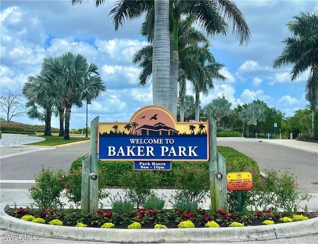 view of community / neighborhood sign
