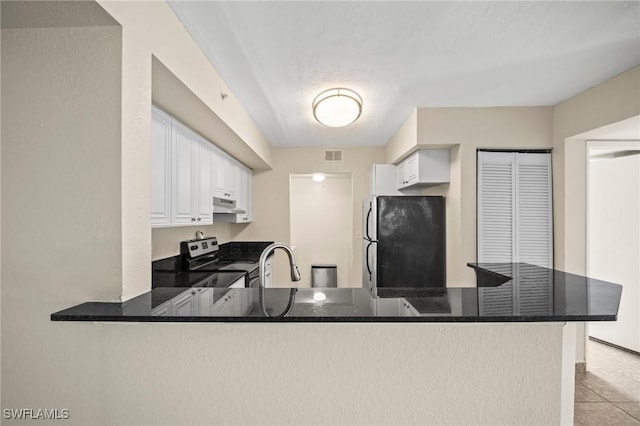 8245 Ibis Club Dr Unit 401, Naples, FL 34104 - kitchen with visible vents, a peninsula, appliances with stainless steel finishes, under cabinet range hood, and a sink