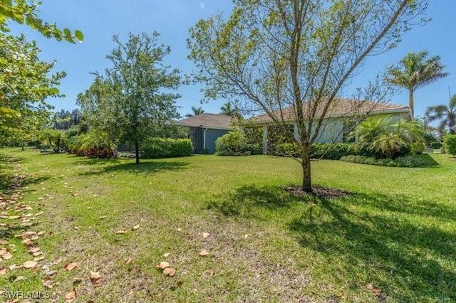 14566 Tropical Dr, Naples, FL 34114 - view of yard