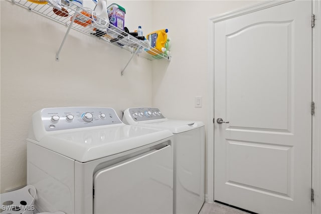 3657 Crimson Ln, Fort Myers, FL 33916 - laundry area featuring washer and dryer