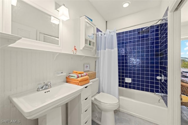 984 Black Skimmer Way, Sanibel, FL 33957 - full bath featuring toilet, a sink, tile patterned floors, and shower / bath combo