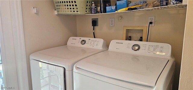 8051 Primrose Blvd, Labelle, FL 33935 - laundry room featuring washer and dryer