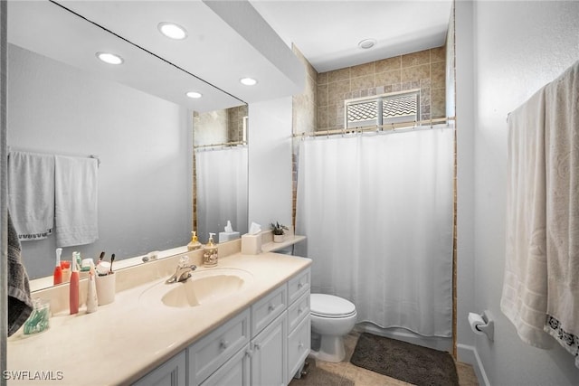 bathroom featuring recessed lighting, a shower with shower curtain, vanity, and toilet