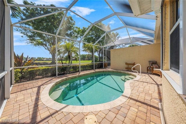 6683 Castlelawn Pl, Naples, FL 34113 - pool with a lanai and a patio area